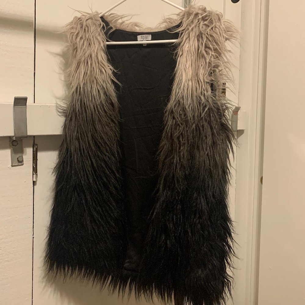 Tobi Grayscale Ombre Furry Vest
